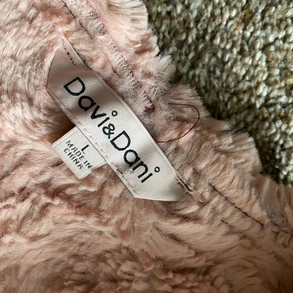 Davi & Dani Faux Fur Vest Pink Burgundy Open Front Womens Size Large - Picture 6 of 7